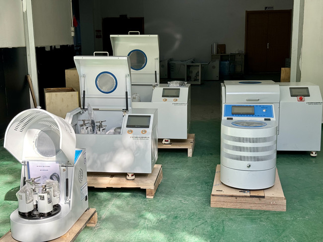 發(fā)往土耳其、加拿大行星式球磨機、全方位行星式球磨機